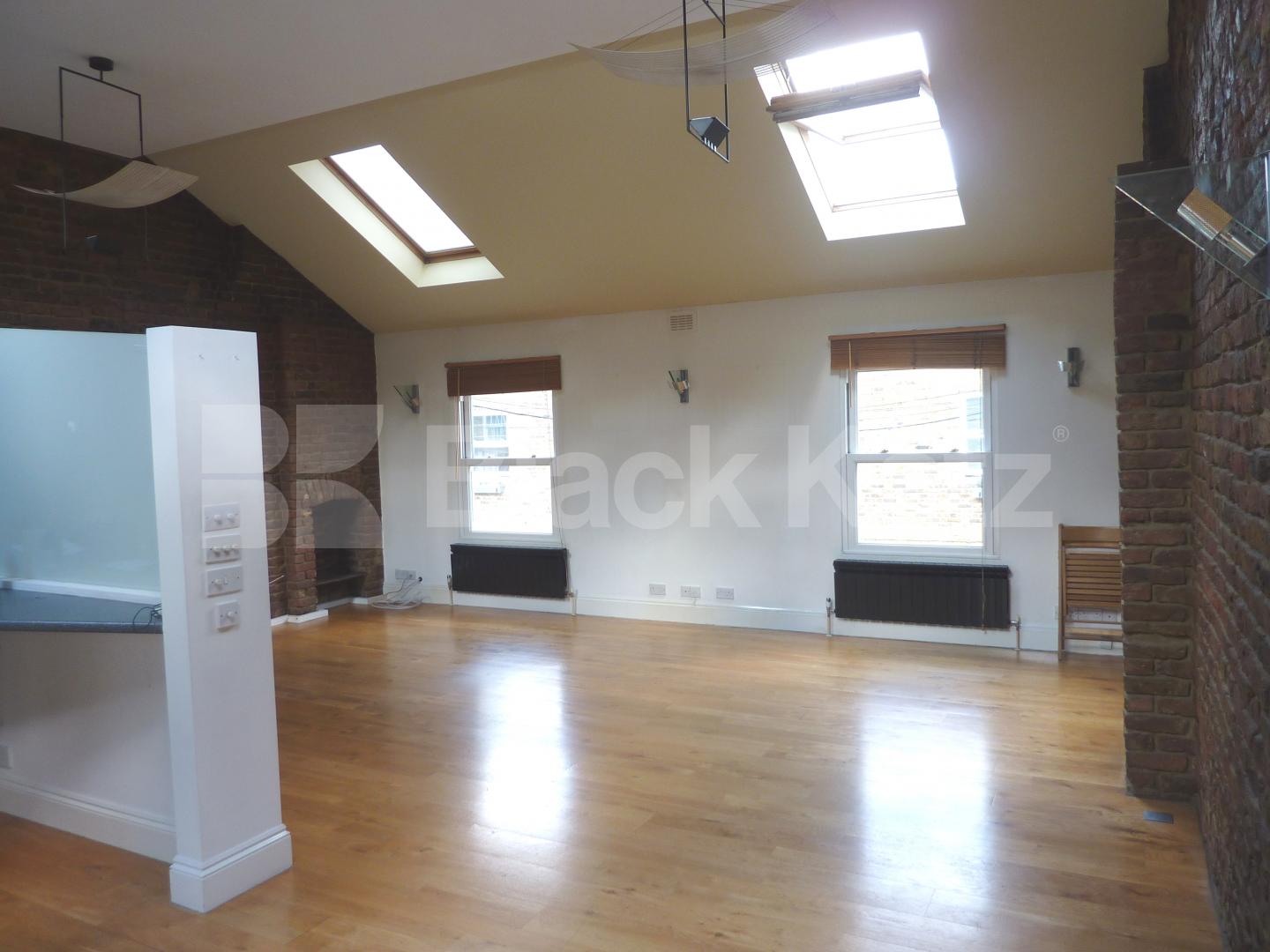 			MUST SEE!!, 2 Bedroom, 1 bath, 1 reception Mews House			 Chippenham Mews, MAIDA VALE